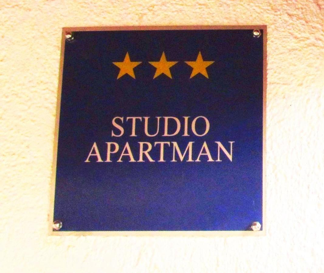 Center Studio Apartment Pola Esterno foto